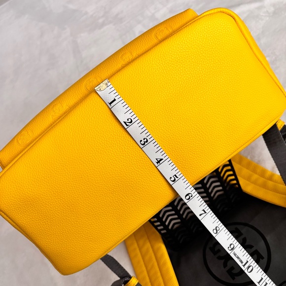 G/FORE Cyber Embossed Full Grain Genuine Leather Skull & Tees Unisex Backpack - Picture 14 of 16